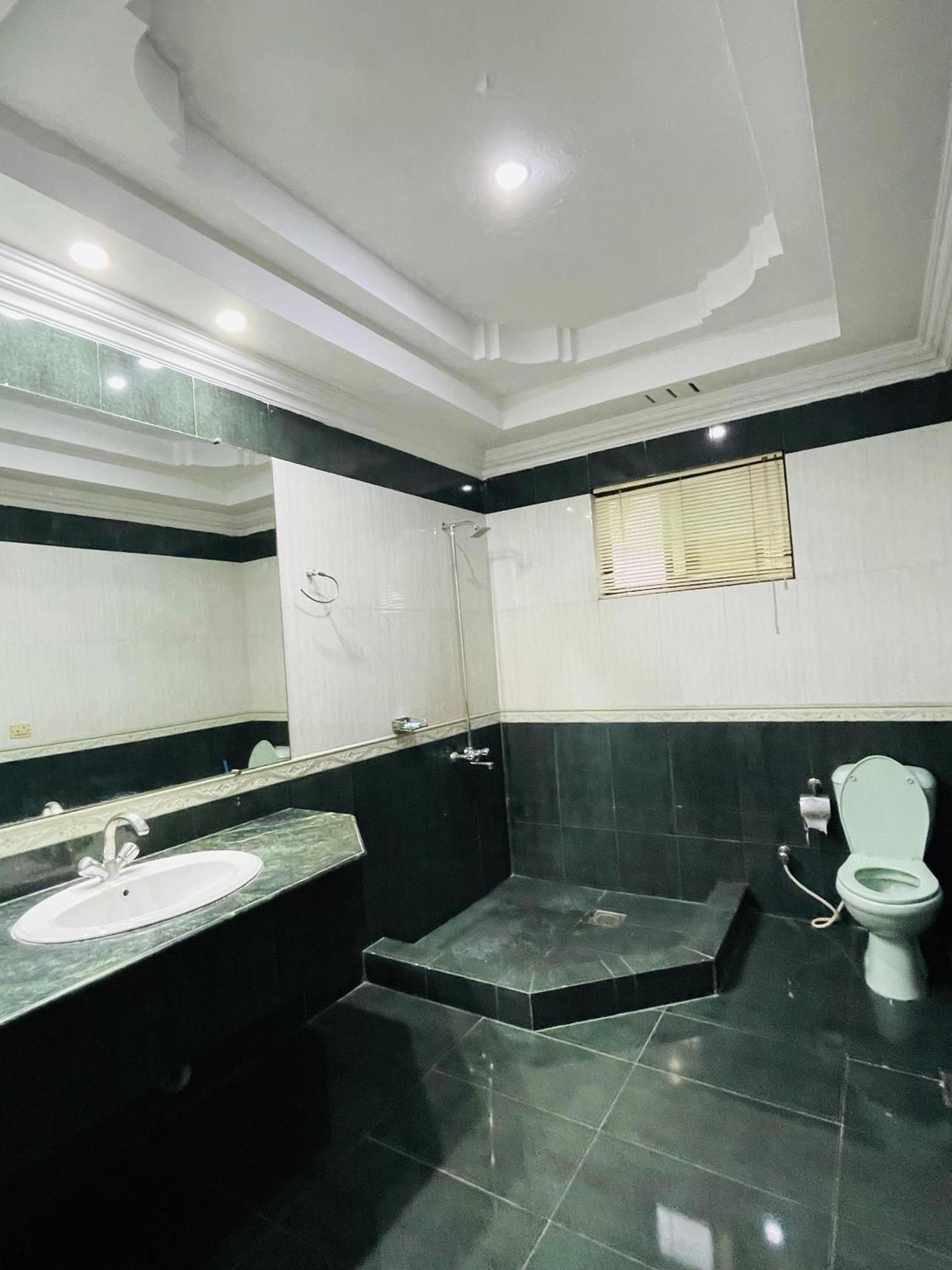 Executive Galaxy Guest House Islamabad Zewnętrze zdjęcie